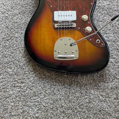 Squier Vintage Modified Jazzmaster with Rosewood Fretboard 2012 - 2017 - 3-Color Sunburst image 2