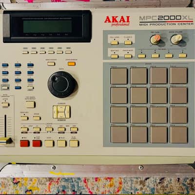 Akai MPC2000XL MIDI Production Center 2000 - 2005 - Grey imagen 1