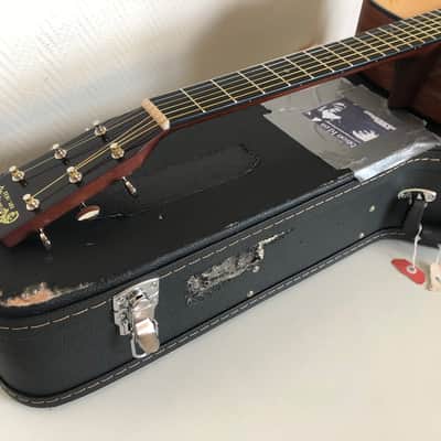 Kurt Cobain MTV Unplugged Guitar & Case Replicas image 6