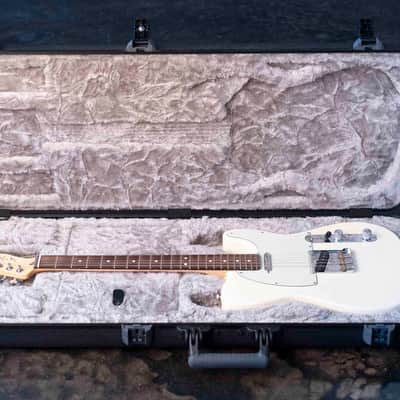 FENDER AMERICAN PROFESSIONAL TELECASTER  - OLYMPIC WHITE WITH CASE image 7