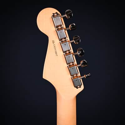 Fender Stevie Ray Vaughan Stratocaster 3-Tone Sunburst (US23110517) image 9