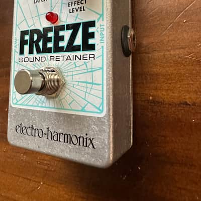 Electro-Harmonix Freeze Nano Sound Retainer Sustain Pedal 2010 - Present - Blue / Gray image 4