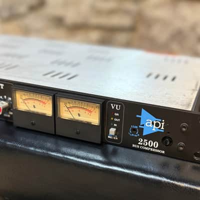 API 2500 Stereo Bus Compressor 2000 - 2019 - Black image 3