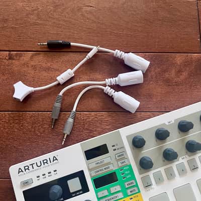 Arturia BeatStep Pro MIDI Controller White image 7