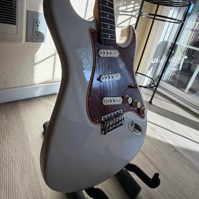 Fender Vintera 60s Stratocaster - Lilac image 2