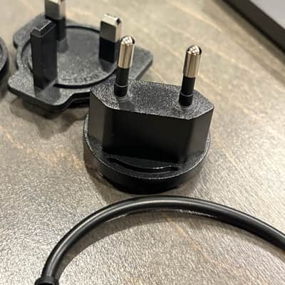 Fractal Audio VP4 AM4 OEM Plug Adapters UK EU AU + MIDI 3.5mm TRS to DIN NEW image 4
