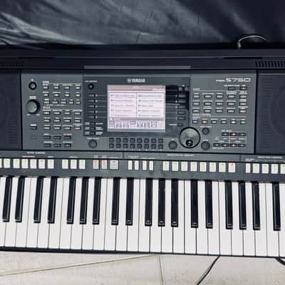 Yamaha Yamaha PSR-S750 61-Key Arranger Workstation Used in mint condition image 3