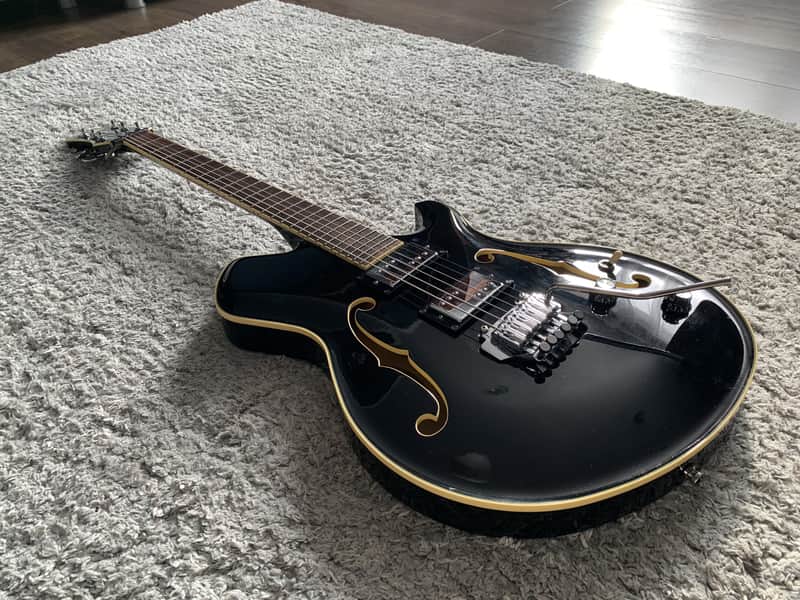 Yamaha CV820 WB Wes Borland Signature 2011 Black image 1