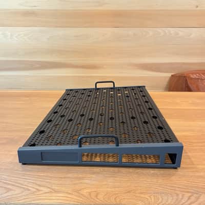 Temple Audio TRIO 28 GM Pedalboard with Flight Case 2010s - Gunmetal image 4