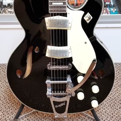 used Silvertone 1446 Semi-Hollow Guitar, Very Good Condition with Gig Bag image 5
