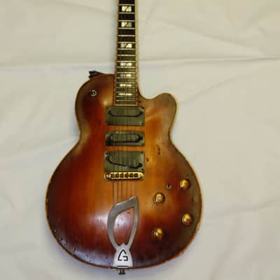 One of a Kind - Guild/Benedetto - Aristocrat M-75 / Blues Bird 1957 Sunburst image 1