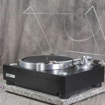 YAMAHA GT-2000 Direct Drive Turntable in Very Good Condition image 3