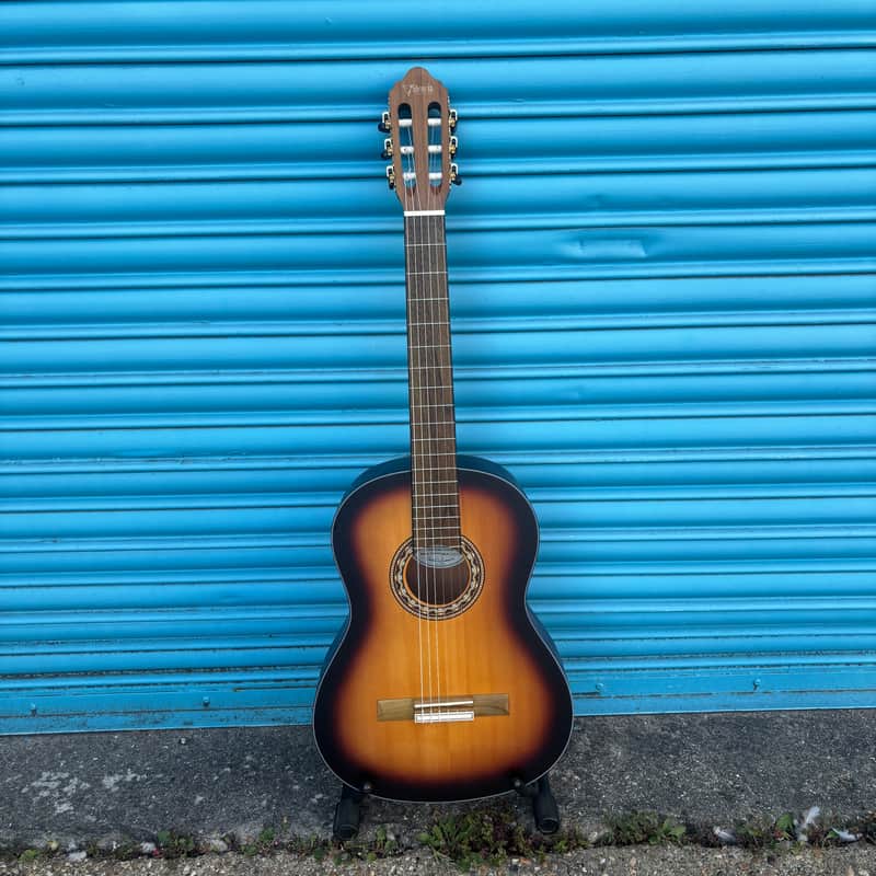 Stentor Valencia 300 Series Classical Guitar – Sunburst