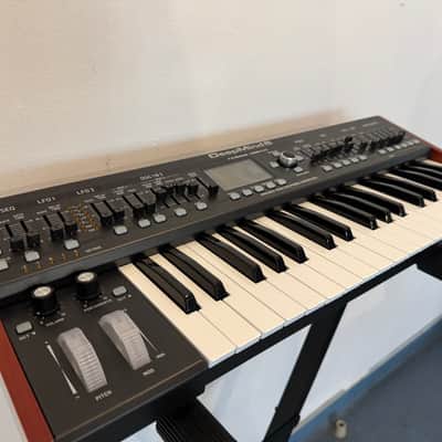 Behringer DeepMind 6 37-Key 6-Voice Polyphonic Analog Synth 2017 - Present - Black image 6