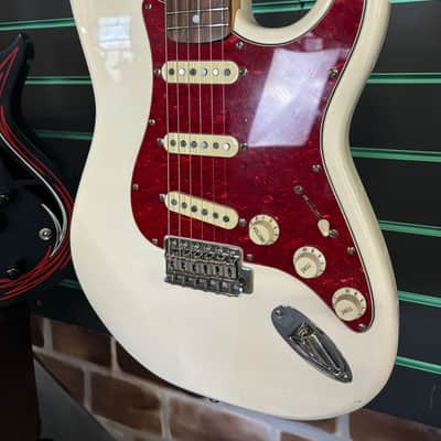 Squier Pro-Tone Stratocaster Olympic White 1997 Electric Guitar image 6