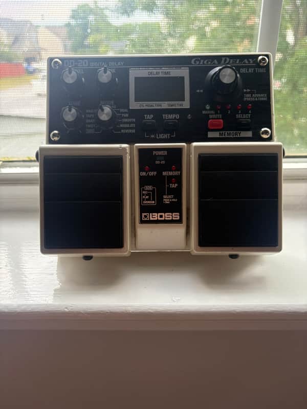 Boss DD-20 Giga Delay | Reverb