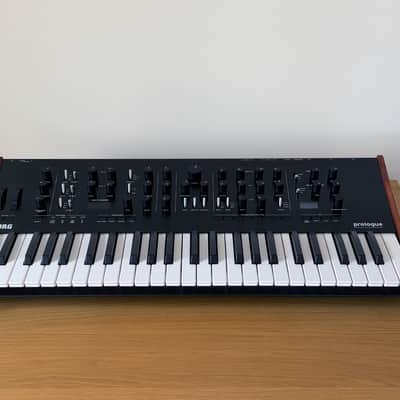 Korg Prologue 8 Polyphonic 49-Key 8-Voice Analog Synthesizer - Black/Wood