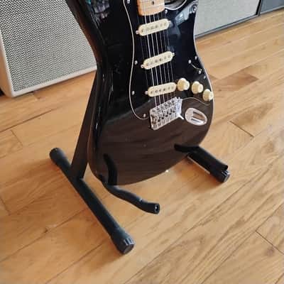 Fender FSR Special Edition Player Stratocaster with Maple Fretboard - 2015 - Black image 4