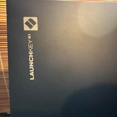 Novation Launchkey 61 MKII MIDI Keyboard Controller 2015 - 2020 - Black image 2