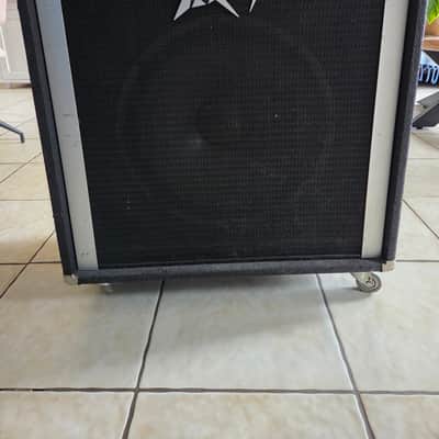 Peavey TNT 130 1x15" 130-Watt Bass Combo 1980s - Black image 3