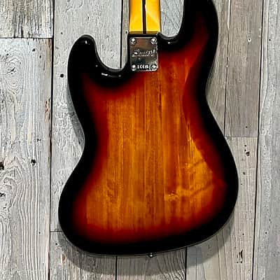 2025 Squier Classic Vibe '60s Jazz Bass Fretless - 3-Color Sunburst, Support Indie Guitar Shops and Buy it Here! image 9