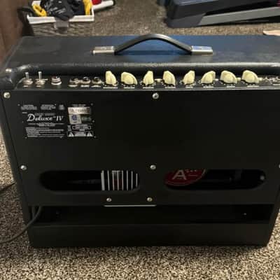 Fender Hot Rod Deluxe IV 3-Channel 40-Watt 1x12" Guitar Combo 2018 - Present - Black image 4