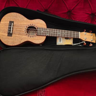 Korala UKS-750 Mango Soprano Ukulele – Solid Top – NEW in Box + Lanikai Gig Bag image 7
