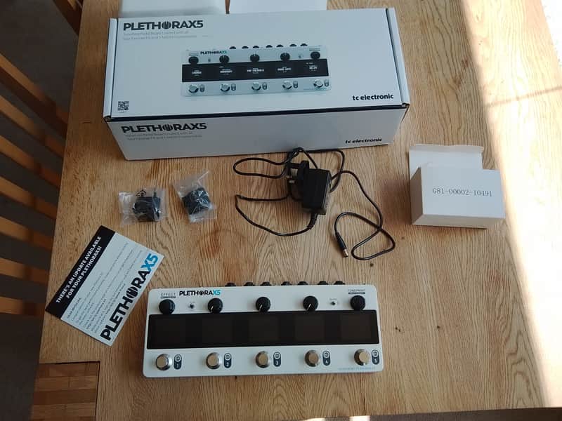 TC Electronic Plethora X5 TonePrint Multi-Effects Pedalboard