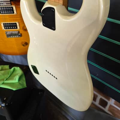 Squier Contemporary Stratocaster Special HT Pearl White 2021 Electric Guitar image 15