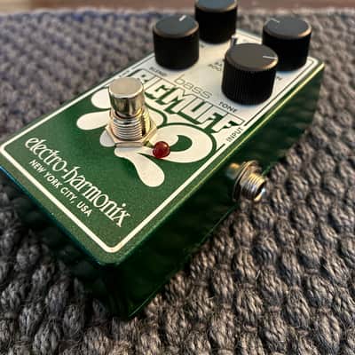 Electro-Harmonix Bass Big Muff Pi 2 Dual Op-Amp Fuzz 2026 - Present - Green / White image 4
