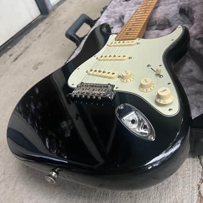 Fender American Professional II Stratocaster with Maple Fretboard 2020 - Present - Black image 16