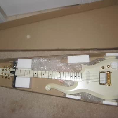 Scheter Prince White Cloud Guitar Purple Rain 2000 white image 1