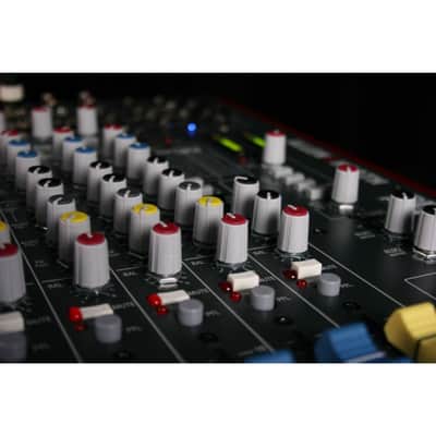 Allen & Heath ZED-16FX USB Mixer with Effects - Analog Mixer image 5