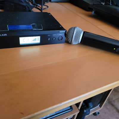 Shure BLX4R H8 Wireless Receiver 518-542 MHz w/ Handheld Mic image 17