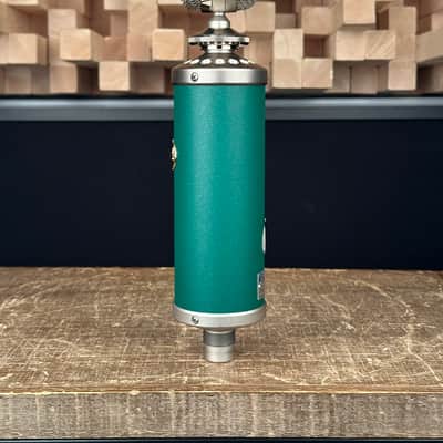 Blue Kiwi Large Diaphragm Multipattern Condenser Microphone. Great shape! image 5