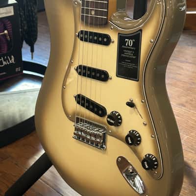 Fender 70th Anniversary Vintera II Antigua Stratocaster 2024/ 7lbs. 9.1oz. #SM241581 image 4