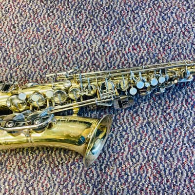 Bundy Alto Sax 70"s? - Lacquer student model Bundy saxophone. image 2