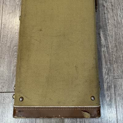 Fender Tweed Hardshell Bass Guitar Case – Red Plush Interior image 11