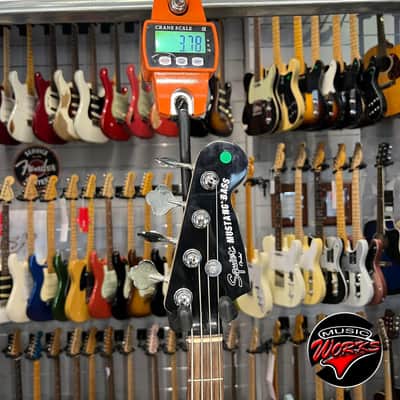Squier   Mustang Bass Mikey Way image 3