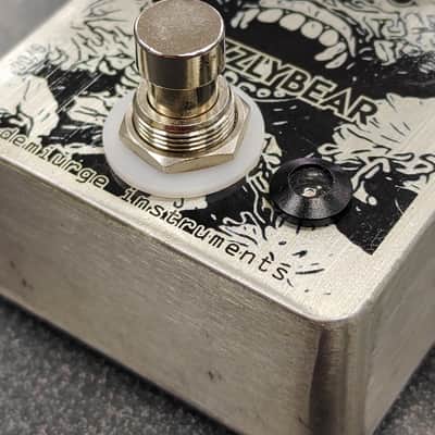 Demiurge Instruments GrizzlyBear 2010's Overdrive Pedal - Silver image 8