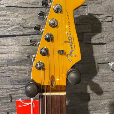 Fender 70th Anniversary American Professional II Stratocaster RW Comet Burst image 5