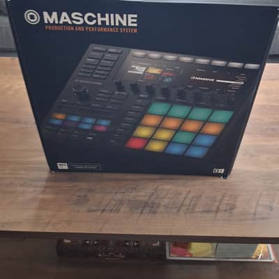 Native Instruments Maschine MKIII 2010s - Black image 3