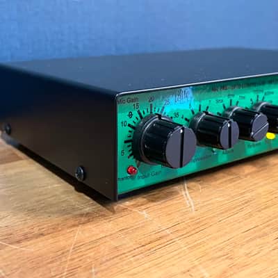 [Mint] Joemeek VC3Q Pro Channel Mic Pre / Compressor / EQ - Green image 2