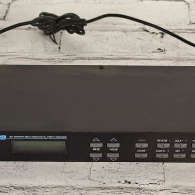 Alesis Quadraverb Multi-Effects Processor Rackmount with Power Supply image 1