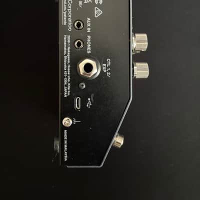 Boss IR-200 Amp and IR Cabinet 2021 - Present - Silver image 4