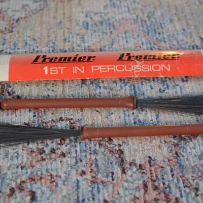 Premier Vintage Brushes in Original Packaging - Retractable - Steel Wire - Red Grips image 6