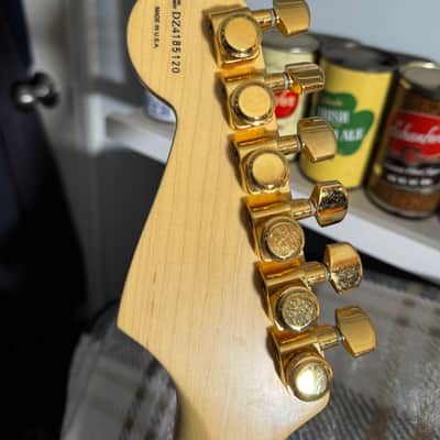 Fender 50th Anniversary American Deluxe Stratocaster 2004 - Sunburst image 5