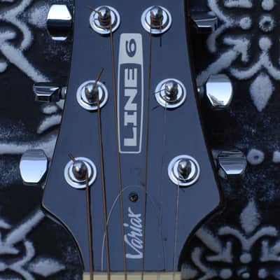 Line 6 Variax 700 Acoustic Natural, Includes Guitar Case, DI Pedal, AC Adapter, USB Interface image 8