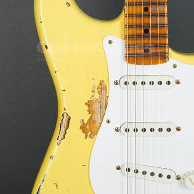 Fender Custom Shop Limited 70th anniversary 54 Stratocaster Heavy Relic 2025 - Candy Yellow Over 2 Color Sunburst (COD 2186NG) image 3