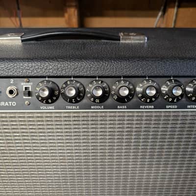 Fender '65 Twin Reverb Reissue 85-Watt 2x12" Guitar Combo 1991 - Present - Black image 4